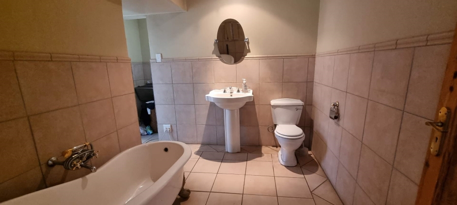 5 Bedroom Property for Sale in Waverley Free State